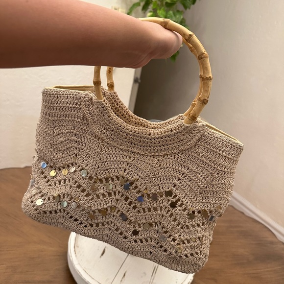 Stunning wooden handles crochet/sequence nude/cream bag😍 - Picture 4 of 12